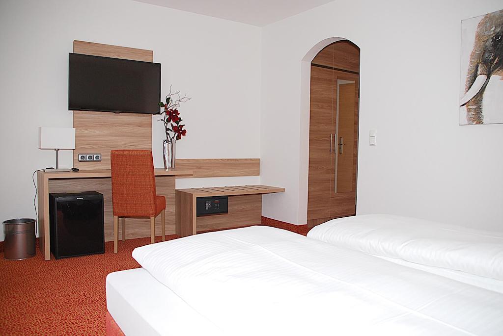 Hotel Isartaler Hof Wolfratshausen Quarto foto